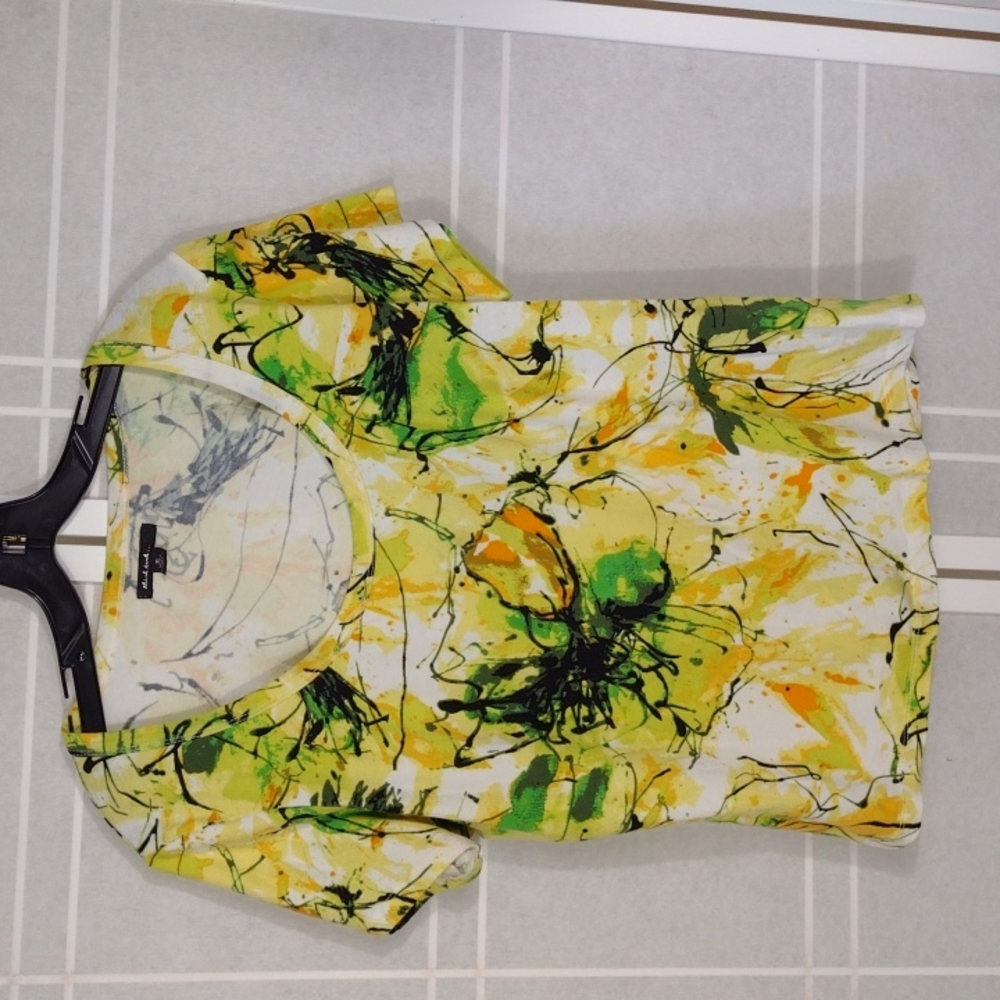 Colorful yellow abstract design cotton tee L